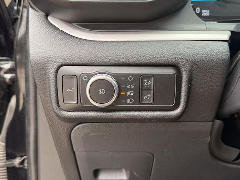 Used 2023 Ford Explorer XLT w/ Equipment Group 202A RWD image 8