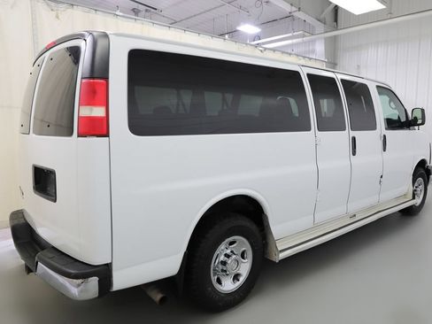 Used 2015 Chevrolet Express 3500 LS RWD image 16