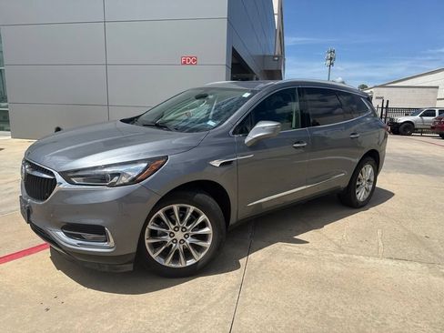 Used 2018 Buick Enclave Premium w/ Experience Buick Package FWD image 1