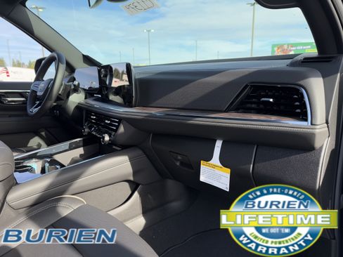 New 2026 Chevrolet Suburban Premier image 19