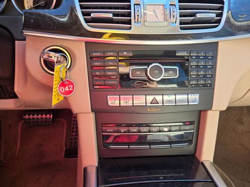 Used 2014 Mercedes-Benz E 350 Sport image 24