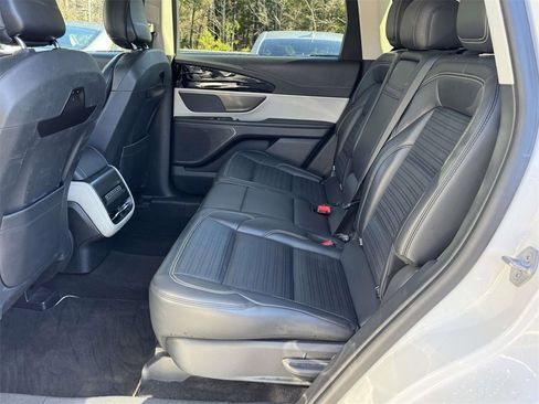 Used 2024 Lincoln Nautilus Reserve image 17