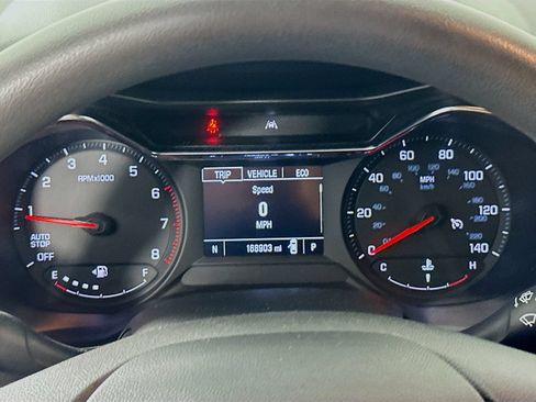Used 2023 Chevrolet TrailBlazer LT FWD image 12