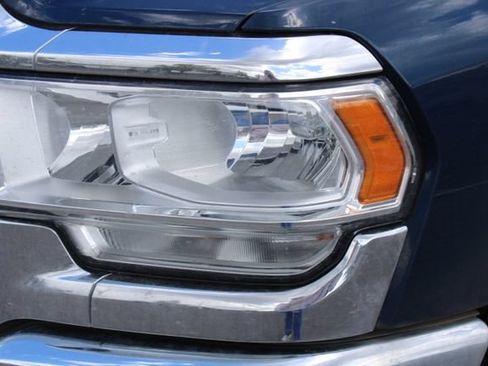 Used 2020 RAM 2500 Tradesman w/ Chrome Appearance Group AWD/4WD image 11