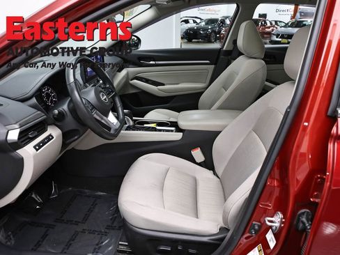 Used 2023 Nissan Altima 2.5 SV w/ SV Premium Package AWD/4WD image 14