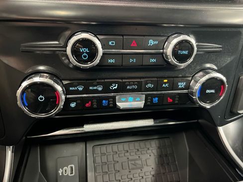 Used 2025 Ford F150 Raptor AWD/4WD image 17