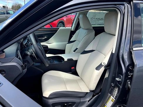 New 2025 Lexus ES 350 w/ Premium Package image 9