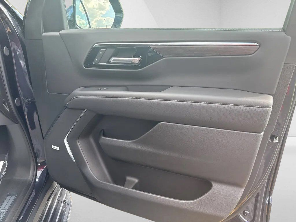 New 2025 Chevrolet Tahoe Premier AWD/4WD image 14