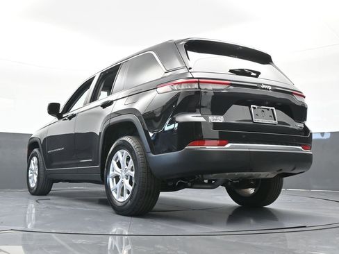 Used 2024 Jeep Grand Cherokee Limited w/ Luxury Tech Group II image 66