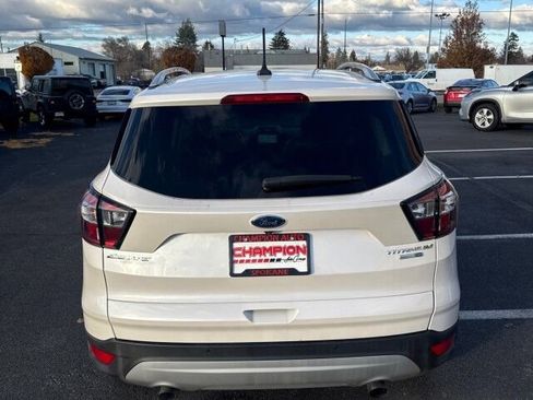 Used 2018 Ford Escape Titanium image 7