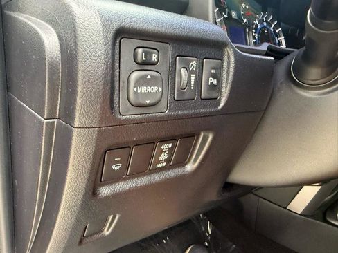 Used 2016 Toyota 4Runner Limited AWD/4WD image 41