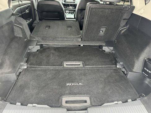 Used 2022 Nissan Rogue SL w/ SL Premium Package image 32