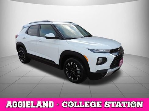 Used 2023 Chevrolet TrailBlazer LT image 3