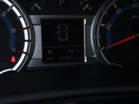 Used 2018 Toyota 4Runner Limited AWD/4WD image 26