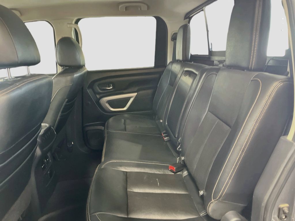 Used 2018 Nissan Titan SL AWD/4WD image 25