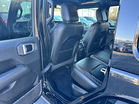 Used 2022 Jeep Wrangler Unlimited Sahara image 10