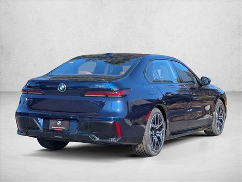New 2026 BMW 740i image 2