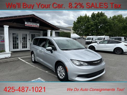 Used 2022 Chrysler Voyager LX FWD image 7