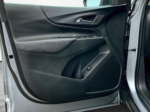 Used 2023 Chevrolet Equinox LT w/ Driver Convenience Package image 23