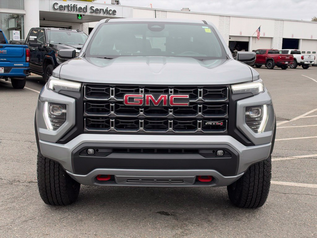 Used 2024 GMC Canyon AT4 AWD/4WD image 9