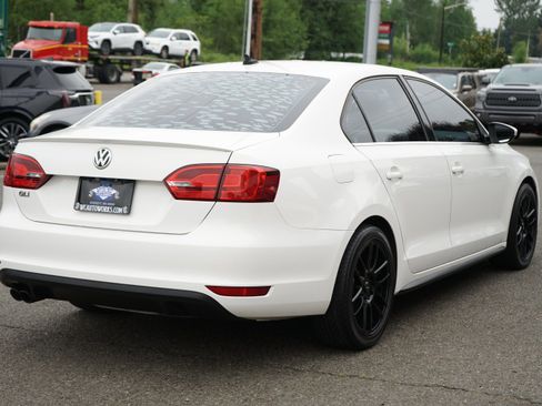 Used 2013 Volkswagen Jetta GLI Autobahn FWD image 5