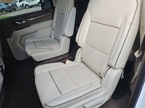 Certified 2021 GMC Yukon XL Denali AWD/4WD image 33