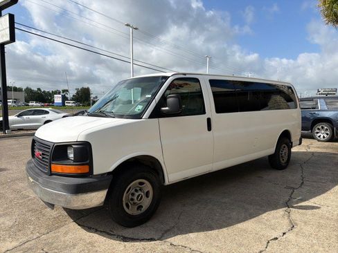 Used 2008 GMC Savana 3500 Extended Passenger RWD image 10
