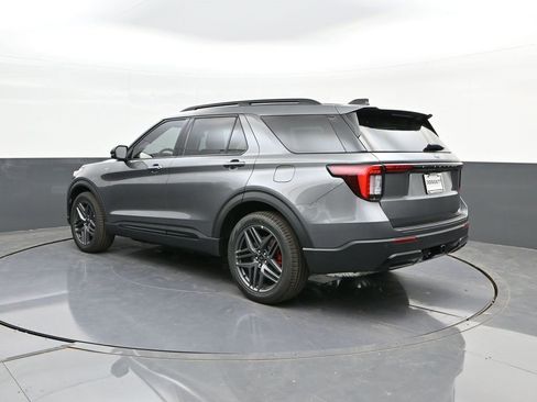 New 2026 Ford Explorer ST-Line w/ ST-Line Street Pack image 5