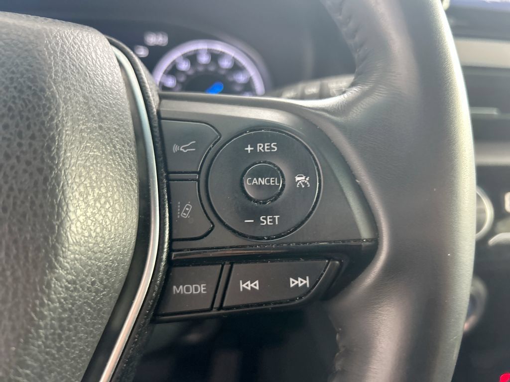 Used 2021 Toyota Venza XLE w/ Softex Package AWD/4WD image 17