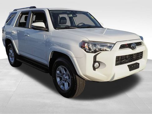 Used 2019 Toyota 4Runner SR5 Premium image 3