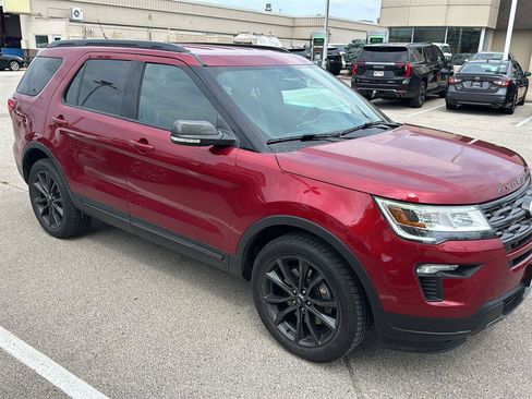 Used 2018 Ford Explorer XLT w/ Equipment Group 202A AWD/4WD image 1