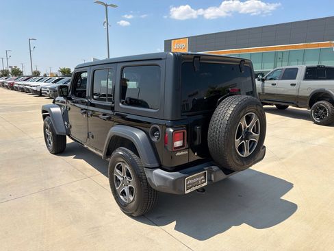 Used 2020 Jeep Wrangler Unlimited Sport S AWD/4WD image 3