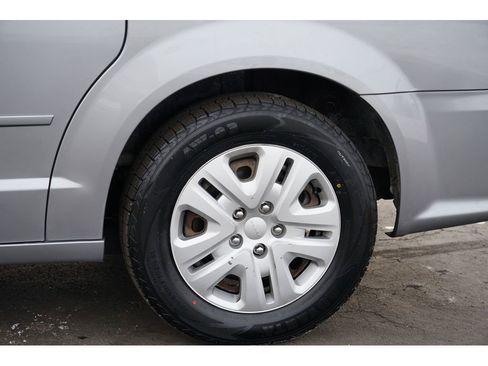 Used 2017 Dodge Grand Caravan SE w/ Power Window Group image 11