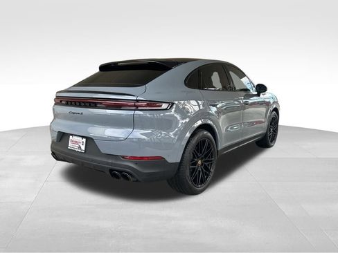 Used 2025 Porsche Cayenne S image 3