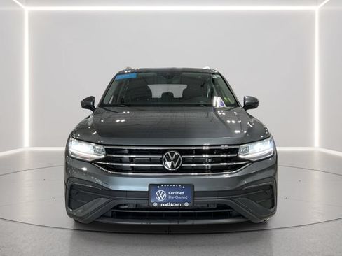 Certified 2024 Volkswagen Tiguan SE w/ Panoramic Sunroof Package AWD/4WD image 9