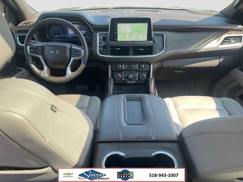Used 2023 Chevrolet Tahoe Z71 w/ Luxury Package AWD/4WD image 15