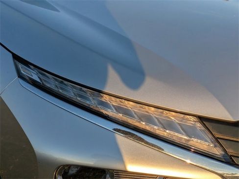 Used 2022 Mitsubishi Eclipse Cross SE image 9