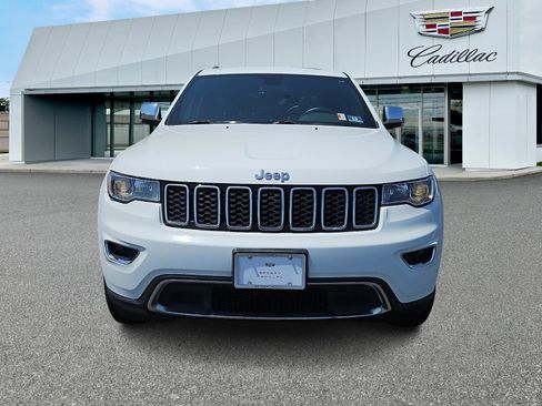 Used 2018 Jeep Grand Cherokee Limited AWD/4WD image 2