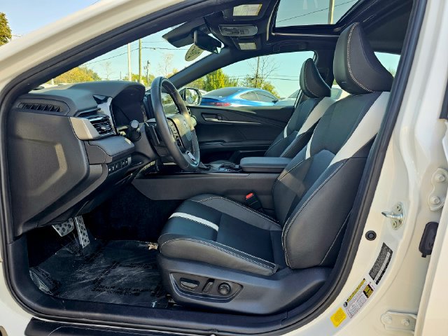 Used 2025 Toyota Camry SE w/ Multimedia Upgrade Package FWD image 17