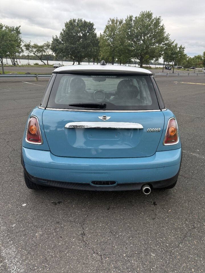 Used 2009 MINI Cooper Hardtop w/ Premium Pkg FWD image 6
