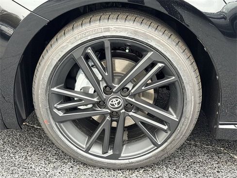 New 2026 Toyota Camry Hybrid image 11