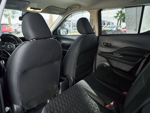 Used 2021 Nissan Kicks S image 20