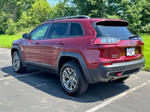 Used 2020 Jeep Cherokee Trailhawk w/ Cold Weather Group AWD/4WD image 13