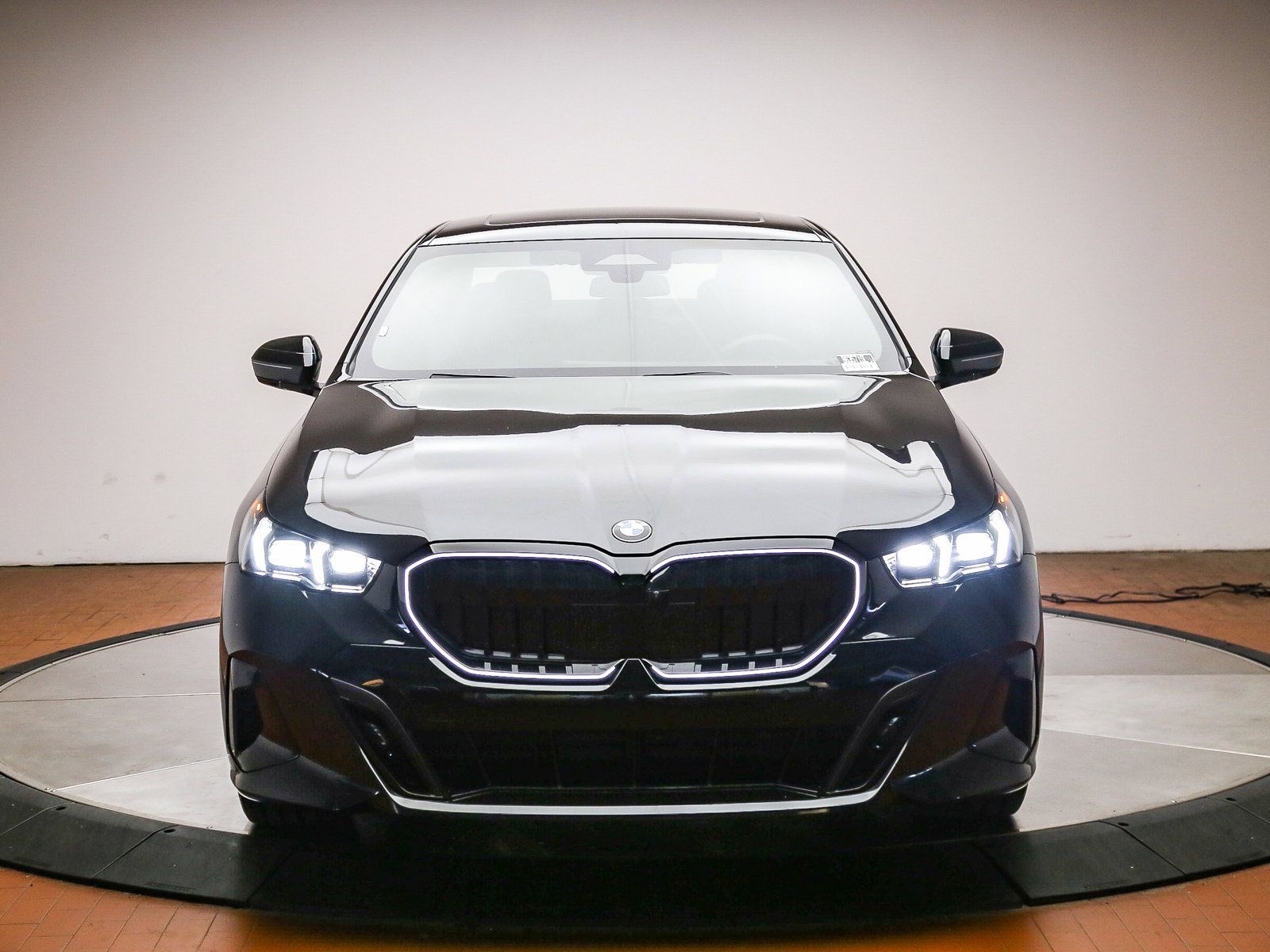 Used 2026 BMW 530i w/ M Sport Package RWD image 2