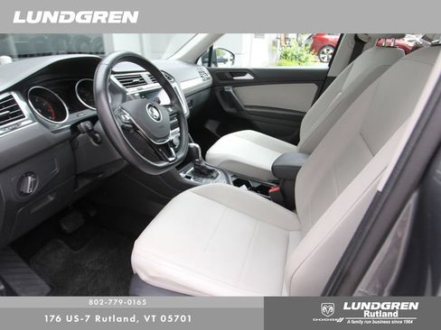 Used 2019 Volkswagen Tiguan SE AWD/4WD image 16