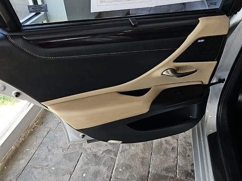 Used 2019 Lexus ES 350 Ultra Luxury image 21