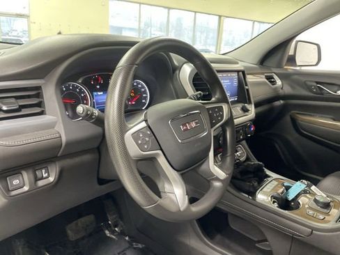 Used 2023 GMC Acadia SLE w/ Driver Convenience Package image 14