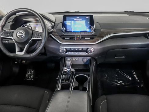 Used 2023 Nissan Altima 2.5 SV image 12