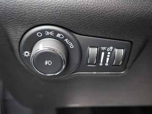 Used 2024 Jeep Compass Latitude AWD/4WD image 22