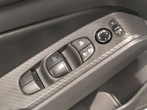 Used 2024 Nissan Altima 2.5 SV FWD image 27